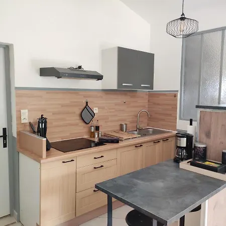 Charmante Maisonnette A 2 Min Du Centre *