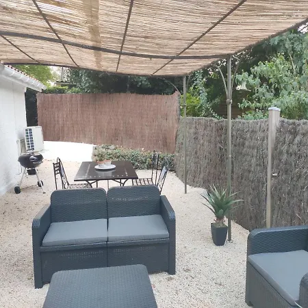 Holiday home Charmante Maisonnette A 2 Min Du Centre